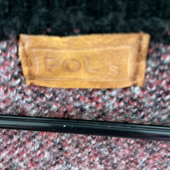 NWOT POL Women’s Black And Maroon V-Neck Sweater Size Large - Picture 4 of 7